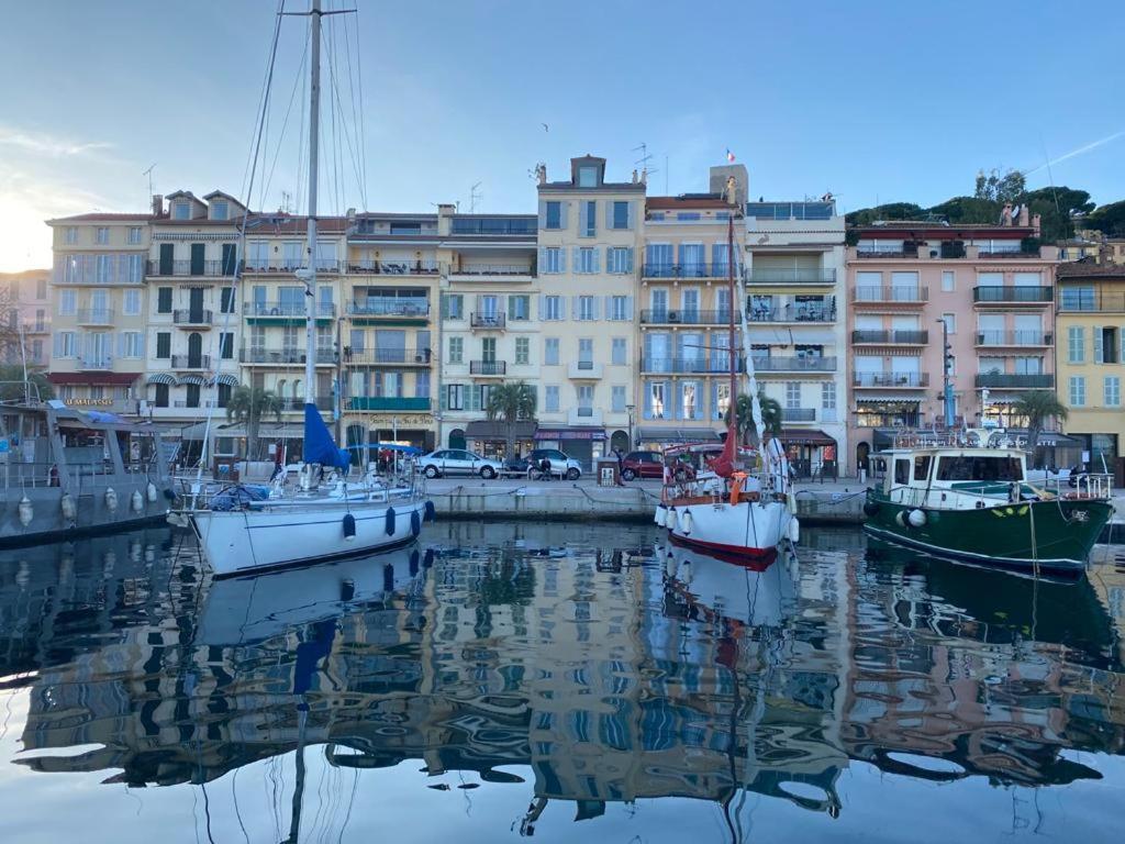 Cannes Old Port, Seafront & Seaview, Yacht Show Port Екстериор снимка