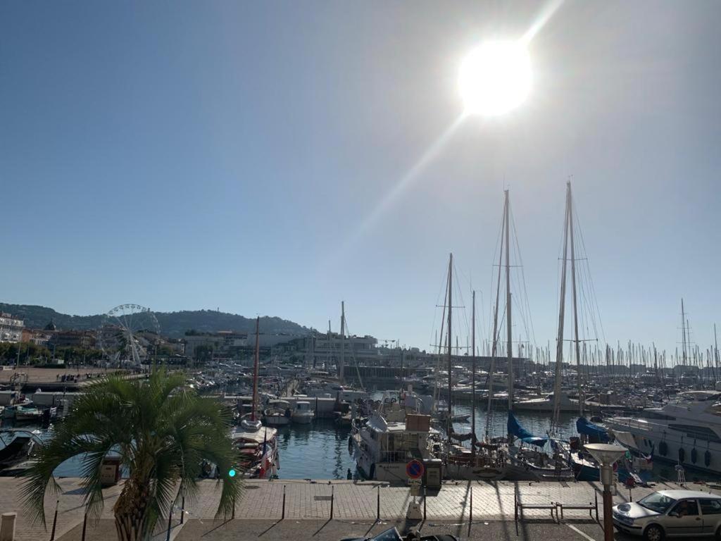Cannes Old Port, Seafront & Seaview, Yacht Show Port Екстериор снимка