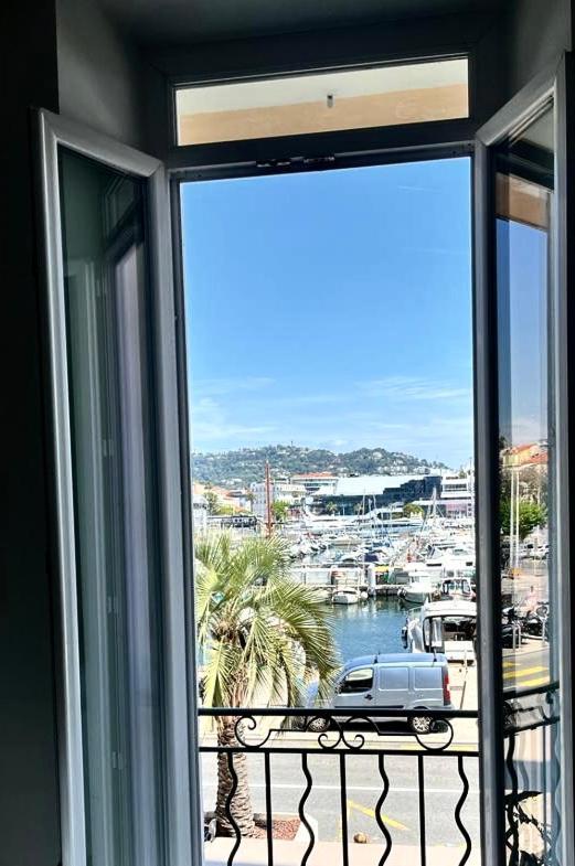 Cannes Old Port, Seafront & Seaview, Yacht Show Port Екстериор снимка