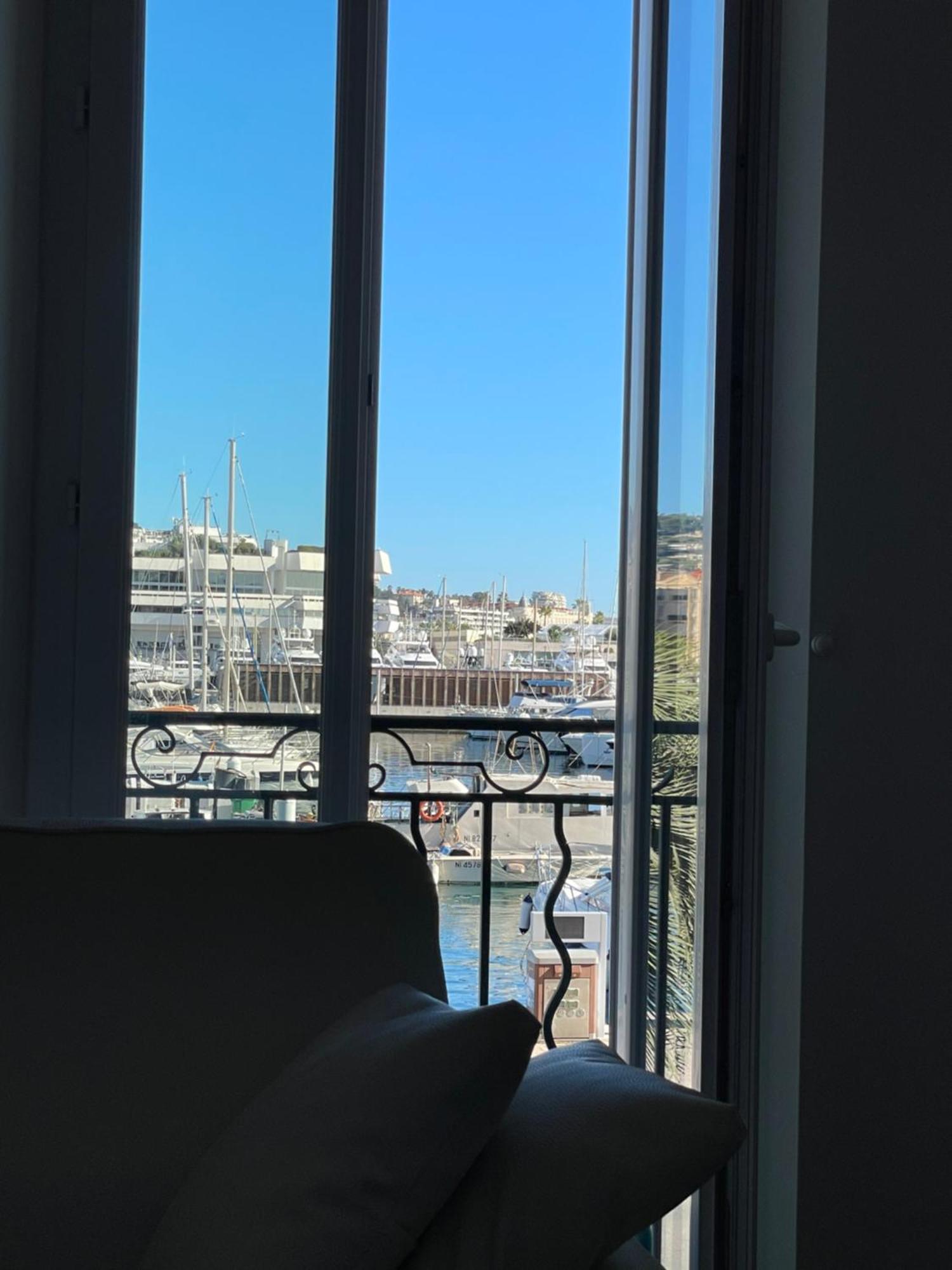 Cannes Old Port, Seafront & Seaview, Yacht Show Port Екстериор снимка